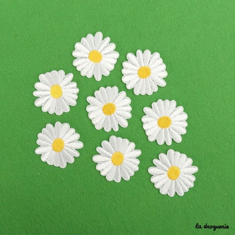 Ecusson “Marguerite Reine des prés” 34 mm
