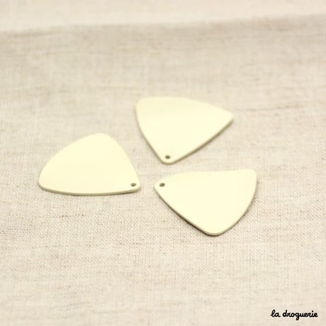 Perle « Chromatique triangle ondulé »