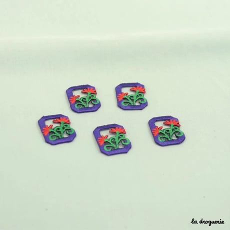 Ecusson Alphabet fleuri | Ecusson à thermocoller - de 20 à 30 x 28 mm