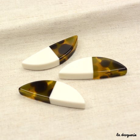 Perle « Graphique glam demi-lune »