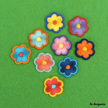 Ecusson “Good vibrations fleur” 18 mm