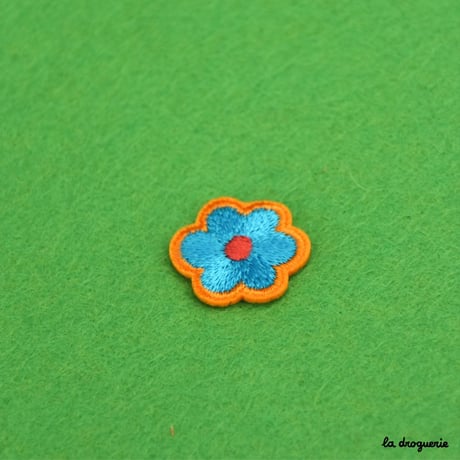 Ecusson “Good vibrations fleur” 18 mm