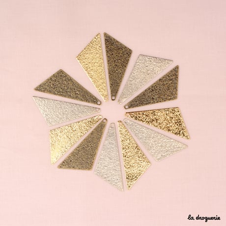 Perle Puzzle triangle granité | Perle 35x13 mm