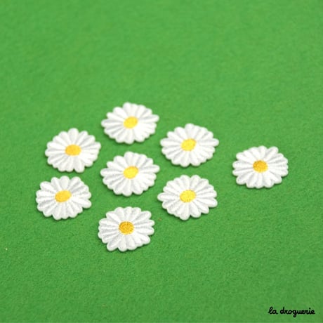 Ecusson “Marguerite Reine des prés” 20 mm