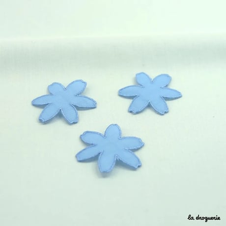 Ecusson Pétale vaporeux petite taille | Ecusson à thermocoller 45 mm