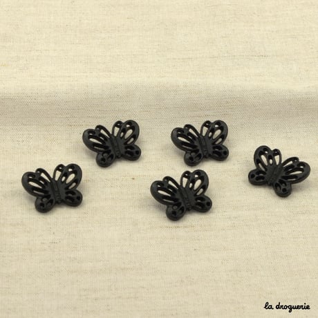 Bouton Envolée papillons ajourés 25 mm