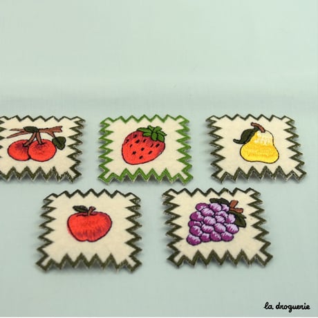 Ecusson en feutre « timbre fruits »