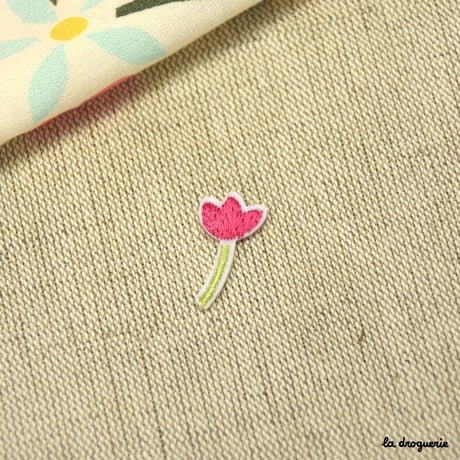 Ecusson “Marché aux fleurs bouton” 24×12 mm