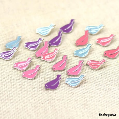 Bouton Piou-Piou émaillé 25 x 12 mm