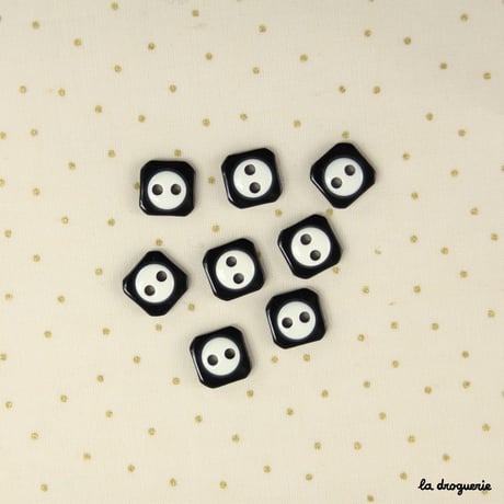 Bouton « Réglisse petit dôme » 13 mm