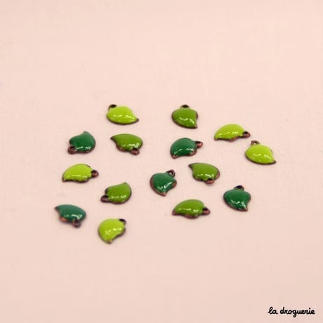 Perle Toquade mini-feuille en coeur | Perle 9x6 mm