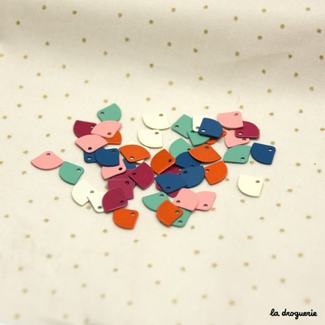 Perle « Chromatique petit éventail »