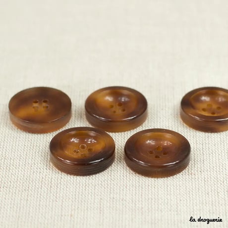 Bouton Ecaille évidé 4 trous | Bouton 27mm