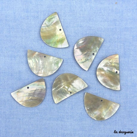Perle « Akoya demi-lune 1 trou » grande taille