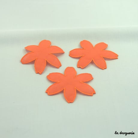 Ecusson Pétale vaporeux moyenne taille | Ecusson à thermocoller 65 mm