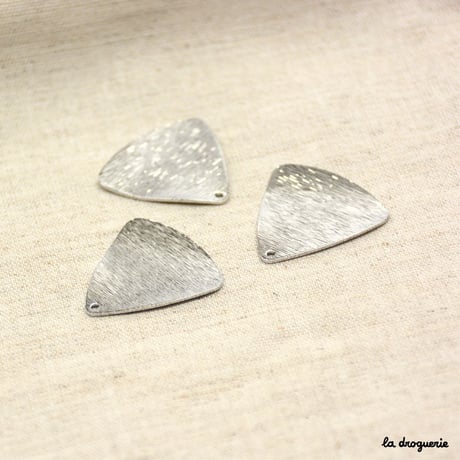 Perle « Triangle ondulé brossé »