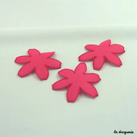 Ecusson Pétale vaporeux moyenne taille | Ecusson à thermocoller 65 mm