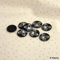 Bouton « Pétale gravé pion » 18 mm