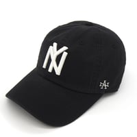 ヤンキース × バーニーズ ニューヨーク キャップ ブラック　MOMA MLB Amazon.co.jp: NY ヤンキースキャップ ブラック MoMA Edition