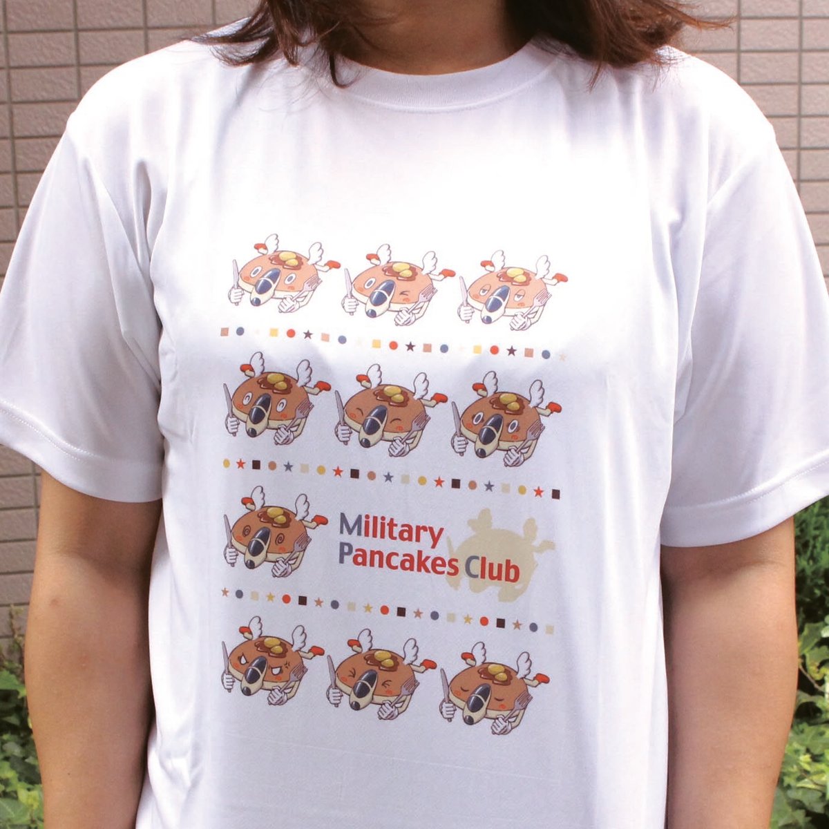 どこのケーキでしょう？Tシャツ 軍事パンケーキ部白Tシャツ（ニコオコver） | ジェイストアーズ