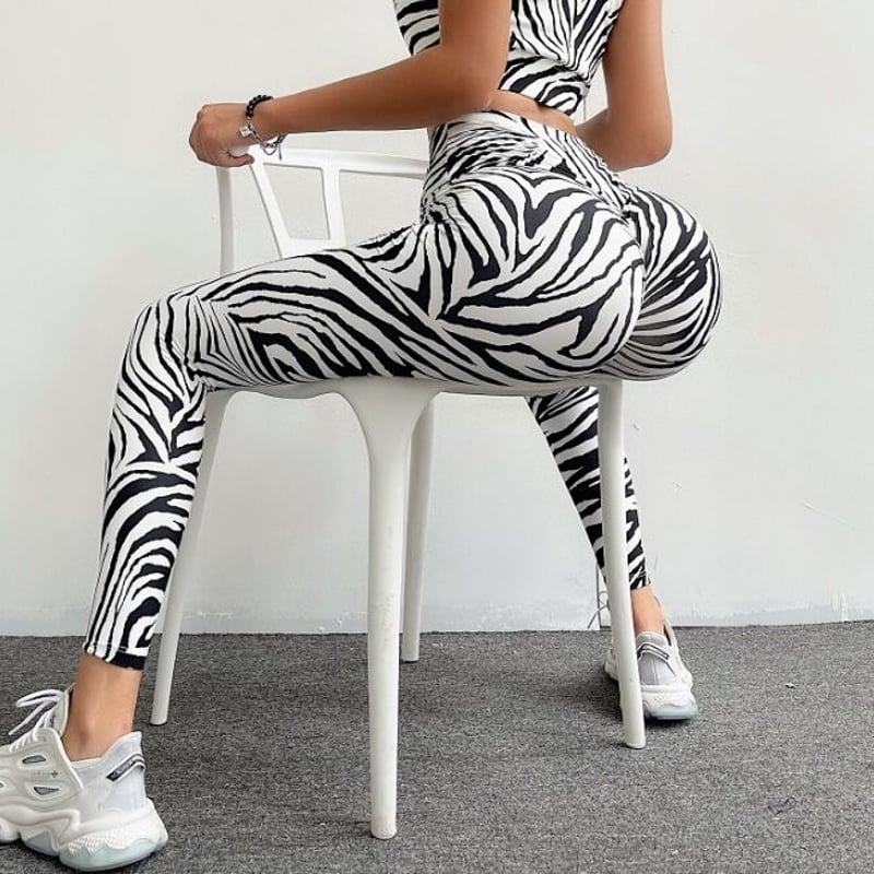 zebra pattern pants (1 color) | loop™