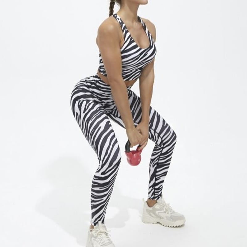 zebra pattern pants (1 color) | loop™