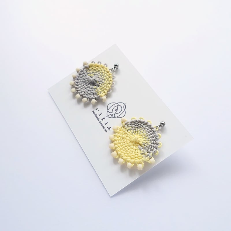 レインボー リトルウッズ リボン 球体 レジン 手染めビーズ ゆらゆら