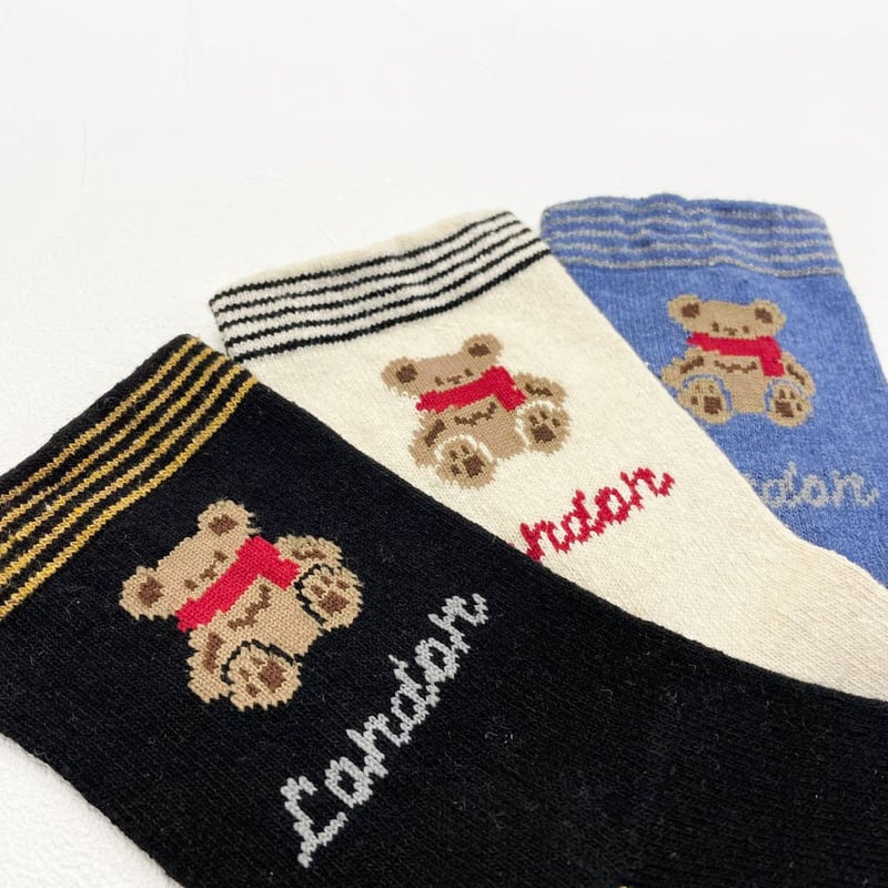 イギリスに旅する靴下】タビスル 刺繍風クマ Sクルー丈 ソックス イギリスに旅する靴下】タビスル 刺繍風クマ Sクルー丈 ソックス