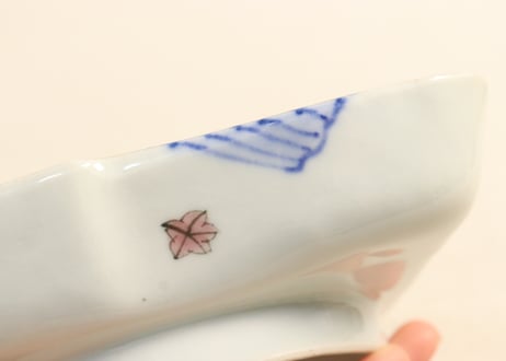 明治後期～大正色絵紅葉と鳥図縁立菱形皿①鳥に金彩あり,釉剥げ