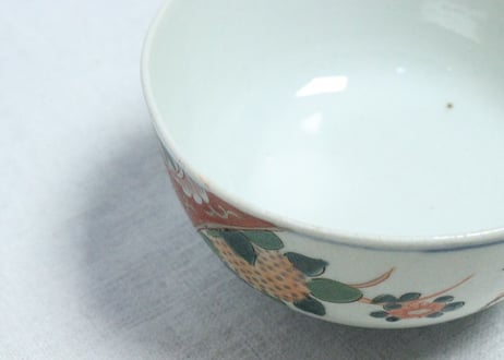 明治前期色絵アジサイに蝶図蓋茶碗