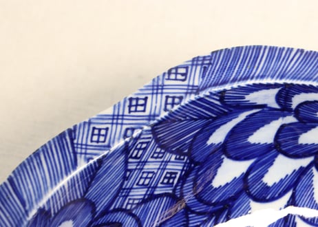 明治前期染付ベロ牡丹図9寸鉢