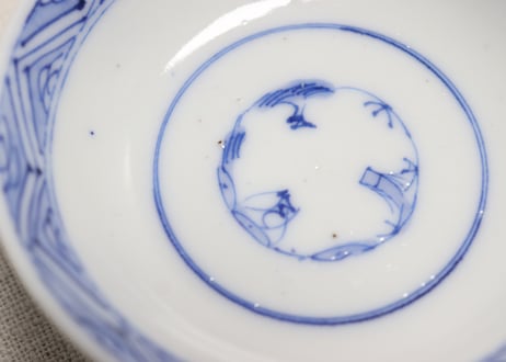 明治前期染付結び文に蝶図蓋茶碗