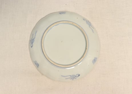 明治前期色絵柘榴と人物図7寸皿②　フリモノ　少カタツキ