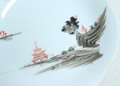 明治後期～大正赤絵金彩山水図通り物5.5寸皿