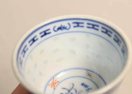 昭和40~50年代中国色絵蛍手煎茶碗①濃いめ