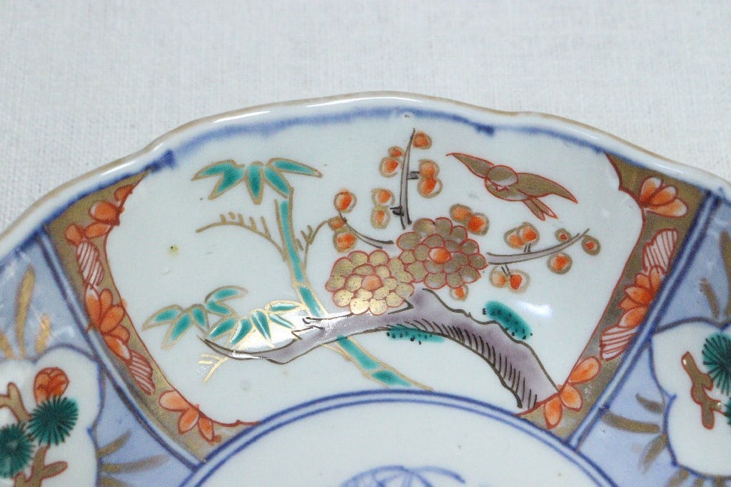 江戸時代末期～明治時代　江戸前期　古九谷写し　色絵　扇面形　松竹梅に鳥の図　皿 江戸時代末期～明治時代 江戸前期 古九谷写し 色絵 扇面形 松竹梅に鳥