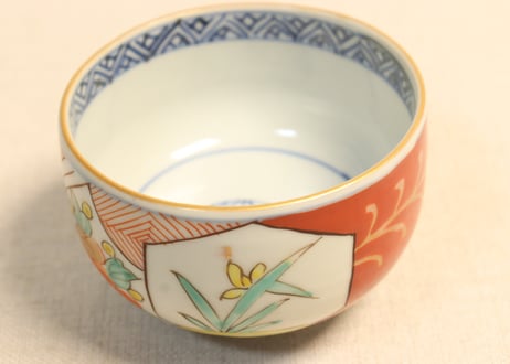 江戸幕末色絵牡丹と菖蒲図湯呑①