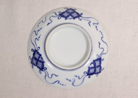 明治前期鍋島焼染付葉と七宝文5寸台皿②ノミホツ
