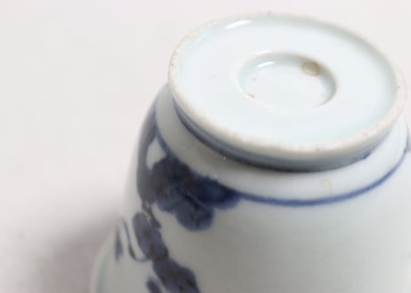 江戸後期染付松竹梅図猪口　窯傷