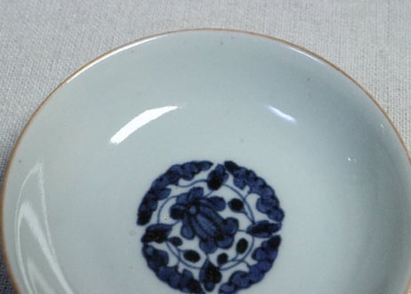 江戸後期色絵山水図窓絵と亀甲文図蓋茶碗　少釉剥げ