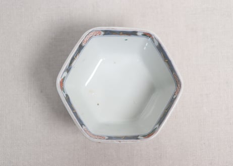 明治前期色絵花と唐草図六角向付①