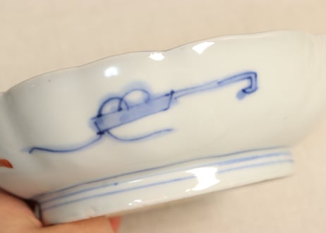 明治前期色絵桃と松竹梅図なます皿　歪み