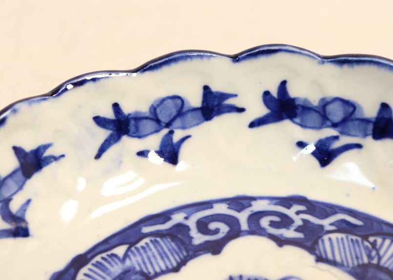 明治時代　古備前　陽刻浮彫　波に鶴亀 網目文様　輪花口縁　煎餅皿　菓子皿　5客 明治時代 古備前 陽刻浮彫 波に鶴亀 網目文様 輪花口縁 煎餅皿