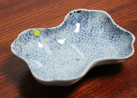 江戸中期紙刷古印判花散らし図糸巻型小皿③　ノミホツ