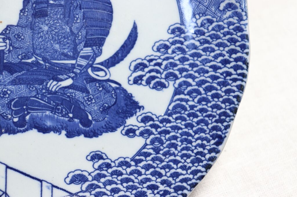 明治後期~大正銅判武者図9寸皿 山仁製 窯傷 | 吉祥寺PukuPuku 明治後期~大正銅判武者図9寸皿 山仁製 窯傷 | 吉祥寺PukuPuku