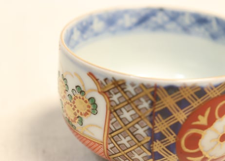 明治前期色絵菊と牡丹図湯呑