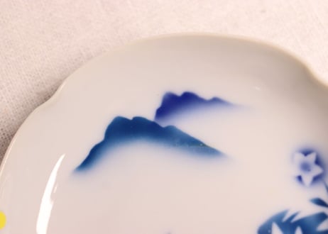大正～昭和戦前吹き墨兎図小皿　小ホツ