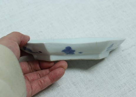 明治前期染付椿図扇面型皿③甘手,窯傷,少かたつき