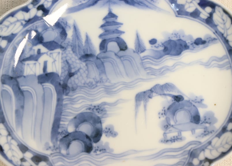 染付 明治 大正時代 大皿 文明開化 風景画 希少(K-YC476) 明治後期~大正染付山水図木瓜型皿 | 吉祥寺PukuPuku
