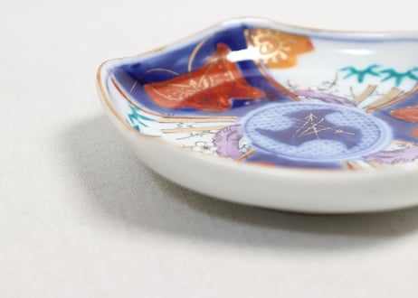 大正～昭和戦前ゴム判色絵蝶と竹梅図六角小皿